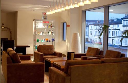 Southport Hotel | Waterfront Southport Hotel