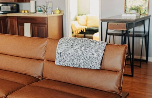 Lincoln Apartment | Waterfront studio w/pool - shopping and beaches