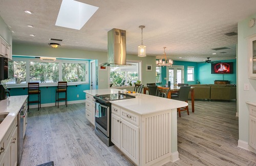 Doctors Inlet House | Waterfront sunrises. Great for yoga, meditation, kayaks, fishing or just peace.