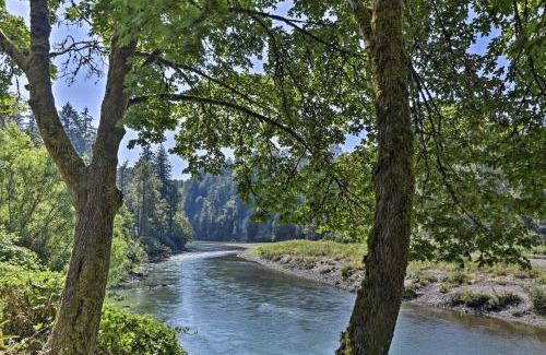 Troutdale House | Waterfront Troutdale Hideaway Sandy River Fishing
