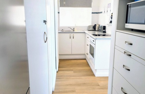 The Entrance Apartment | Waterfront Unit - Jewel Court Unit 5 - on Marine Parade