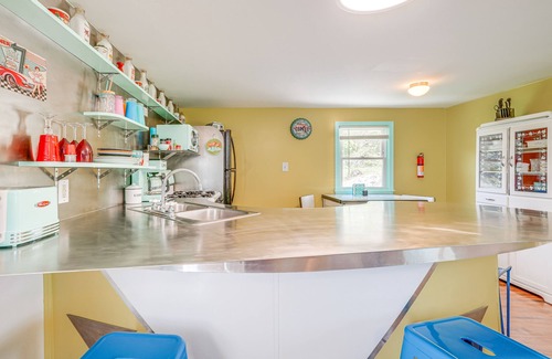 Rileyville Apartment | Waterfront Virginia Retreat w/Canoe, Pets Welcome