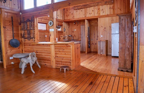 La Preneuse Ski Chalet | Waterfront wooden chalet overlooking the turquoise lagoon