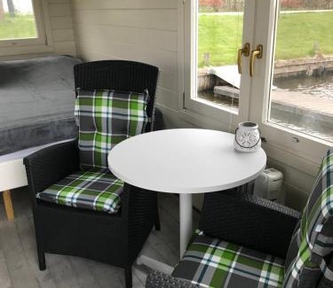 Feerwerd Cabin | Waterhut 2 Aduarderzijl