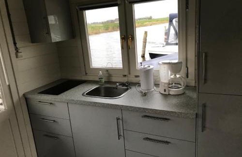 Feerwerd Cabin | Waterhut 2 Aduarderzijl