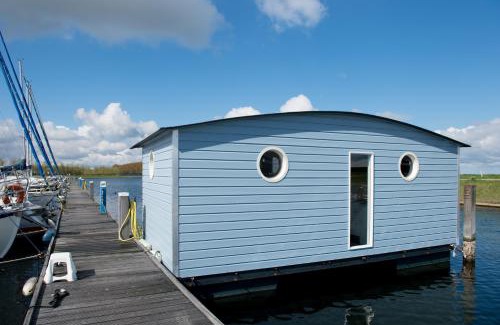 Wilhelminadorp Boat Rental | Waterlodge