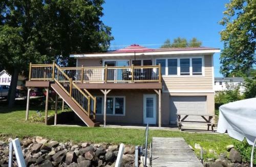 Merrimac House | Waters Edge Cottage