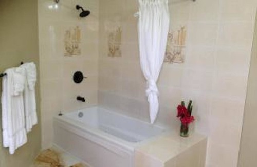 Montego Bay House | Waters Edge Guest House