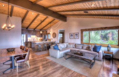 Tahoma House | Waters Edge Jewel w/Lake Views | HOA Access!