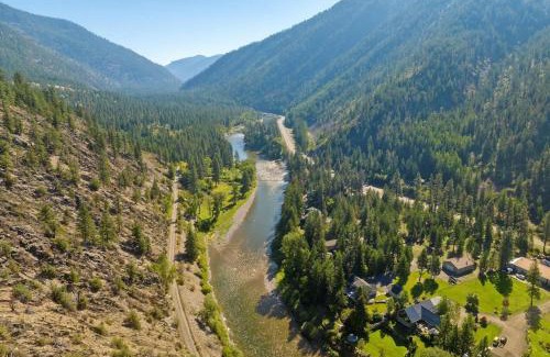 Missoula House | Waters Edge Lodge