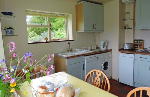 Mawgan Cottage | Waterside 16c Cottage Helford river: boat, garden, parking, no neighbours, view.