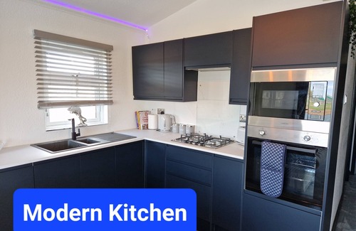 Sandilands Cabin | Waterside Lodge - Dog Friendly, Sutton on Sea
