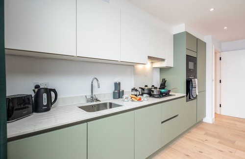 Watford Apartment | Watford Cassio Luxury - Modernview Serviced Accommodation