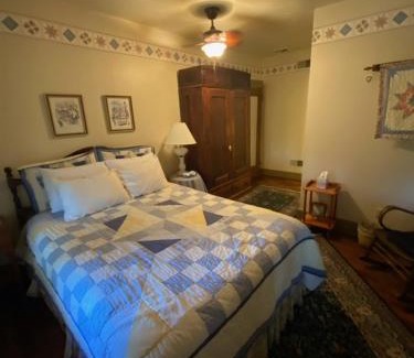 McClellandtown Bed & Breakfast | Watson Estate BnB & Deer Creek Winery