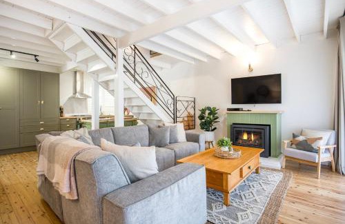 Callala Beach House | Watts Haus Pet Friendly 5 Mins Walk to Beach