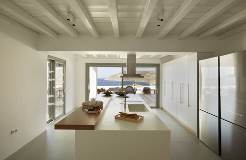 Xilokeratidi House | Wave17 Spacious,Luxurious,Contemporary, swimming pools,Gym,Spa,Sea View.