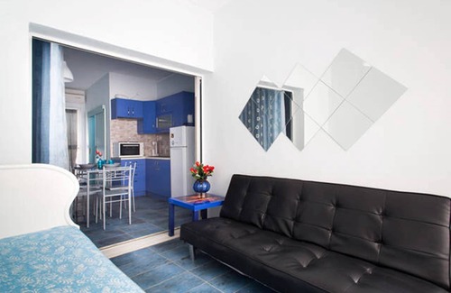 Salamis House | Wavedance Accommodation (Posidonas)