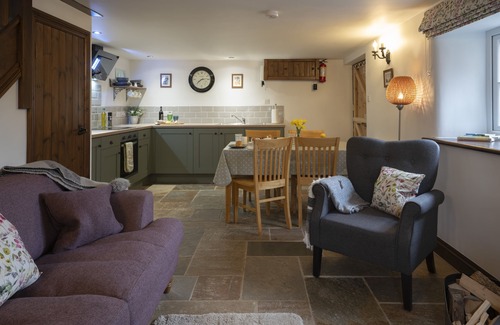 Axbridge Cottage | WAVERING, pet friendly, character holiday cottage in Axbridge