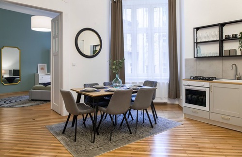 Piasek Południe Apartment | WAWELOVE Piłsudskiego I - spacious 3 bedroom apt. with balcony and free parking!