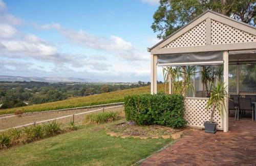 McLaren Flat House | WayWood Wines Your Vineyard Getaway