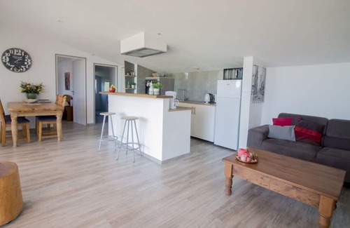 Saint-Dizant-du-Bois House | We are situated in the beautiful and peaceful Charentaise countryside.