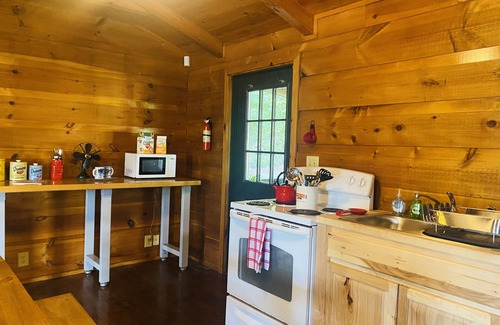 Gatlinburg - Pigeon Forge Cabin | Wears Valley Cabin….lots of parking.