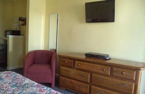 Lanesborough Hotel | Weathervane Motel Lanesboro