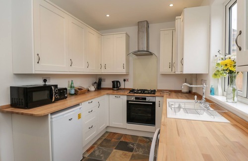 Cam Cottage | WEAVERS COTTAGE, family friendly, with a garden in Cam, Dursley
