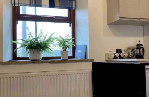 Honley Cottage | Weaver’s Den, a cosy countryside retreat
