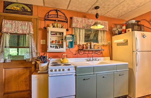 Bedford Cottage | ‘Wee Humble Cottage’ w/Area Hunting + Canoeing!