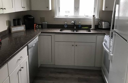 Portsmouth House | Weekly Home Rental Sleeps 5 located on Blue Bell Cove