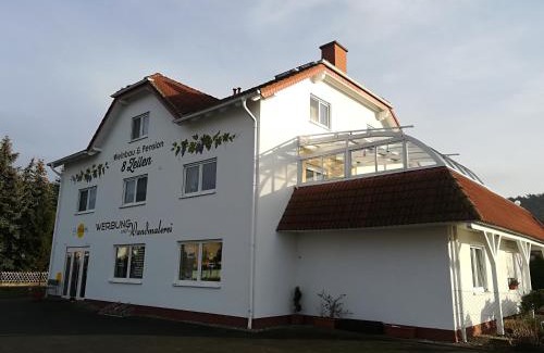 Diera-Zehren House | Weinbau & Pension "8Zeilen"