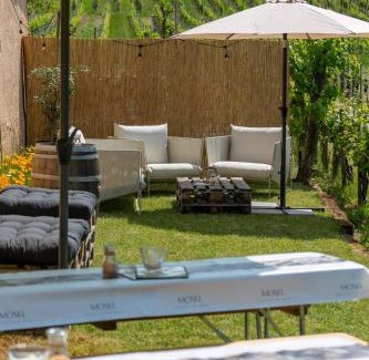 Wintrich Bed & Breakfast | Weingut J. A. Meyer