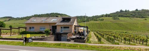 Wintrich Bed & Breakfast | Weingut J. A. Meyer