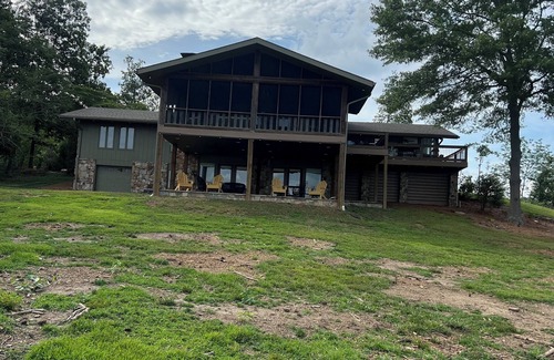 Centre House | Weiss Lake 5 bedroom house ready for your family fun of Skiing and Fishing.