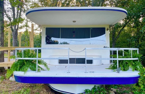 Wappapello Boat Rental | Welcome aboard The Katmandu at Wappapello Lake