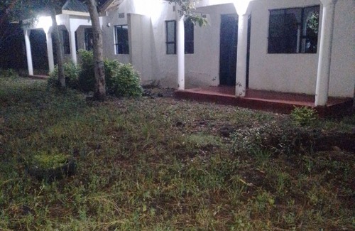 Boma la Ngombe House | WELCOME AND STAY AT EWASO MAASAI HOMESTAY