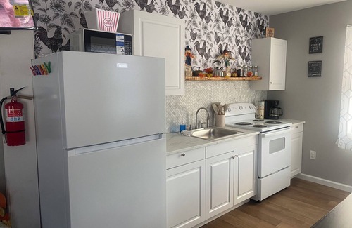 Lockbridge Apartment | Welcome to Around The World! Charming 2-Bedroom in Meadow Bridge!