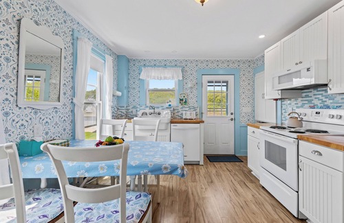 York Beach House | Welcome To Brumis Cottage