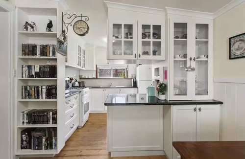 Redan House | Welcome to Cosy Cottage – your peaceful 2-bedroom home in the heart of Ballarat