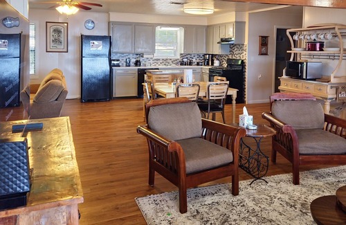 Negreet House | Welcome to Joie de Vivre Lake House at Toledo Bend