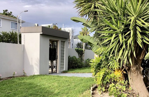 West Beach Villa | Welcome to our charming guesthouse in Cape Town!