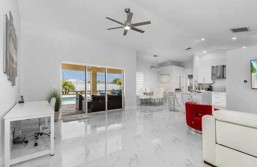 Mariner House | Welcome to our Modern Cape Escape with Heated Pool