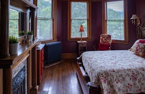 Sutton Bed & Breakfast | Welcome to the historic Elk River Hotel & Cafe! Located riverfront on the beautiful Elk River, and just 2 miles from I-79, you are moments away from all that the Sutton area has to offer. Guest in town to enjoy the gorgeous outdoor scenery and recrea