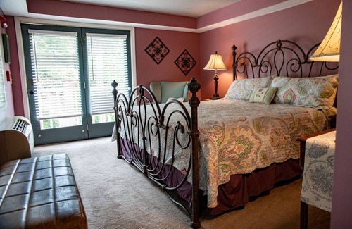 Sutton Bed & Breakfast | Welcome to the historic Elk River Hotel & Cafe! Located riverfront on the beautiful Elk River, and just 2 miles from I-79, you are moments away from all that the Sutton area has to offer. Guest in town to enjoy the gorgeous outdoor scenery and recrea