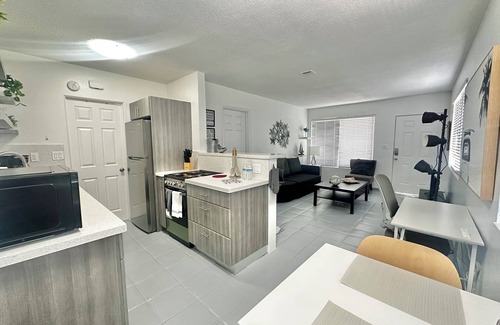 Central Oakland Park Apartment | Welcome to the Seahorse Cottage Apartment – Your Stylish Fort Lauderdale Escape