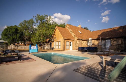 San Angelo House | Welcome to Your Dream Retreat! Escape to our stunning 4-bedroom with pool !