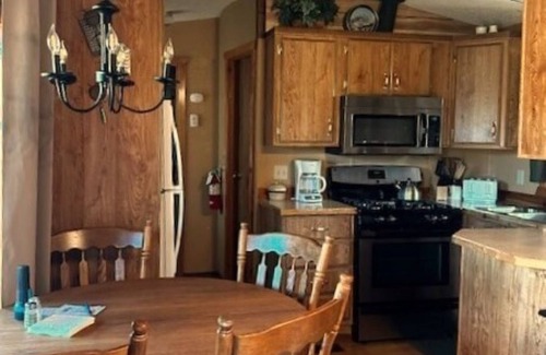 Concrete Cottage | Welcome to your year-round mountain getaway and historic ranch in the foothills of the North Cascades!