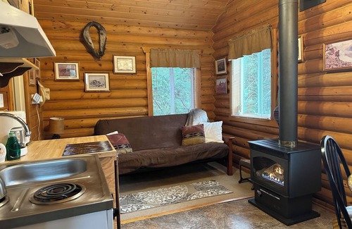 Concrete Cabin | Welcome to your year-round mountain getaway and historic ranch in the foothills of the North Cascades!