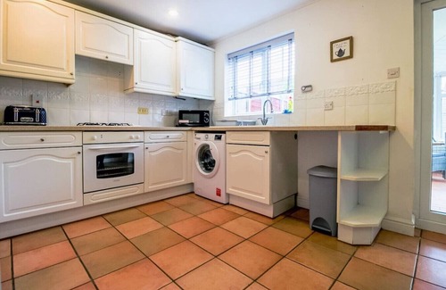 Milton Malsor House | Welcoming House Sleeps 6 Free Parking Sky TV Fast Wifi
